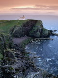 Coastline and Rhu Stoer Lighthouse (Stoerhead), United Kingdom Lámina fotográfica por Mark Daffey