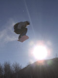 Airborne Snowboarder Lámina fotográfica