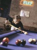 Woman Shooting Pool Lámina fotográfica Woman Shooting Pool Lámina fotográfica