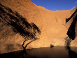 Ayers Rock in Uluru Kata Tjuta National Park, Australia Lámina fotográfica por Gavriel Jecan Ayers Rock in Uluru Kata Tjuta National Park, Australia Lámina fotográfica por Gavriel Jecan