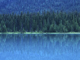 Emerald Lake Boathouse, Yoho National Park, British Columbia, Canada Fotografie-Druck von Rob Tilley