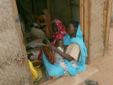 Sudanese Women Do Handcraft Training Photographie