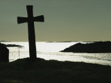 11th-Century Stone Cross off the West Coast of Kvitsoy, Norway Photographie par Ted Spiegel