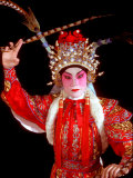 Actor from Yiu Ming, Cantonese Opera Group, Hong Kong, China Lámina fotográfica por Russell Gordon