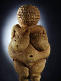 The Limestone Venus of Willendorf is Commonly Assumed to be a Fertility Symbol Photographie par Ira Block