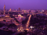 Cairo Tower, New Opera House, and 6th October Bridge, Zamalek District, Cairo at Dusk, Egypt Lámina fotográfica por Steve Outram