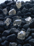 Crystals Scattered among Pebbles, De Beers Consolidated Mines, South Africa Lámina fotográfica por James P. Blair Crystals Scattered among Pebbles, De Beers Consolidated Mines, South Africa Lámina fotográfica por James P. Blair