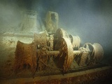 Winches, Rust-Bound, to the Toppled Forward Mast on the Foredeck of the R.M.S. "Titanic" Photographie par Emory Kristof