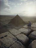 A View of the Pyramid of Chephren from the Pyramid of Cheops Photographie par Winfield Parks