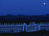 Moon and picket fence at Rhodes Point Lámina fotográfica