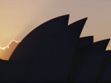 Profile View of Sydney Opera House Impressão fotográfica por Robert Madden