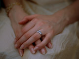 Close View of a Brides Hands Lámina fotográfica Close View of a Brides Hands Lámina fotográfica