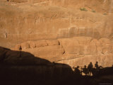 Hikers Shadows Fall on the Wall of a Sandstone Canyon Photographie