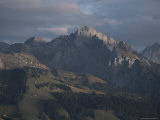 An Aerial View of a Beautiful Mountain Valley Photographie