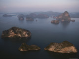 An Aerial View of a Cluster of Small Islands Photographie