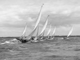Sailboats Race Each Other off the Coast of England Near Cowes Photographie