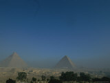 The pyramids of Khafre (left) and Khufu Lámina fotográfica The pyramids of Khafre (left) and Khufu Lámina fotográfica