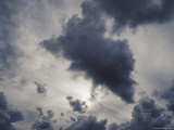 Sunlight Breaking Through Gray Storm Clouds Photographie
