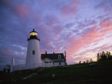 Sunset tints the sky behind the Pemaquid Lighthouse. Lámina fotográfica