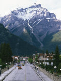 Cascade Mountain Looms above the Town of Banff Fotoprint van Rich Reid