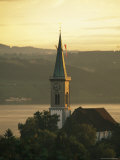 Church with a Steeple Overlooking Lake Zurich Photographie
