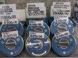 Tins of Russian Caviar for Sale at a Food Market Lámina fotográfica