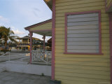 Dawn in a Nausau Community with Colorful Homes Photographie