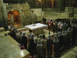 People Attend Mass in the Church of the Annunciation Fotografisk tryk af Joel Sartore People Attend Mass in the Church of the Annunciation Fotografisk tryk af Joel Sartore