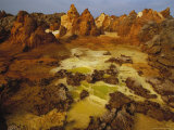 Sulphur, Salt and Other Minerals Color the Crater of Dallol Volcano Lámina fotográfica