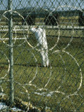 A Prisoner Stands Locked to a Bar All Day as Punishment Lámina fotográfica por Bill Curtsinger A Prisoner Stands Locked to a Bar All Day as Punishment Lámina fotográfica por Bill Curtsinger