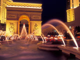 Paris Hotel and Casino Fountains in Front of L'Arc de Triumph Replica, Las Vegas, Nevada, USA Fotografisk trykk av Brent Bergherm Paris Hotel and Casino Fountains in Front of L'Arc de Triumph Replica, Las Vegas, Nevada, USA Fotografisk trykk av Brent Bergherm