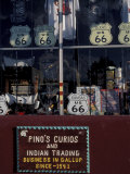 Route 66 Storefront, Gallup, New Mexico, USA Photographie par Judith Haden