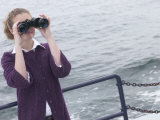Woman Looking Through Binoculars on Boat Lámina fotográfica Woman Looking Through Binoculars on Boat Lámina fotográfica