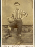 Anonymous Footballer in Kit with Football Lámina fotográfica Anonymous Footballer in Kit with Football Lámina fotográfica