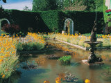Fountain and Pond, Butchart Gardens, Canada Photographic Print by Francie Manning