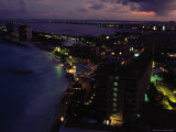 Cancun, Mexico at Night Photographie par Angelo Cavalli