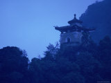 House on a Hill, Yang Sho, China Photographie par Hal Gage