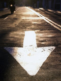 Arrow on Street Photographie par Silvestre Machado