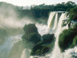 Iguassu Falls, Early Light, South America Photographie par Mary Plage