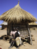 Children by Straw Huts, South Africa Posters par Ryan Ross