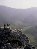 People on Steep Rock, USA Affiches par Michael Brown