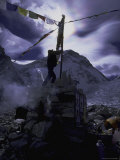 Puja Ceremonyat Everest Base Camp, Nepal Posters par Michael Brown