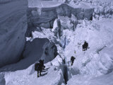 Climbing Mt. Everest, Nepal Posters par Michael Brown
