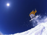Airborne Snowboarder Lámina fotográfica