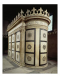 The Little Temple of the Holy Sepulcre in the Capella Rucellai, 1467 Giclee Print by Leon Battista Alberti