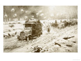 British Transport Train Making Its Way under Heavy Shell Fire Along the Snow-Bound Ypres Roads Reproduction procédé giclée par Frederic Villiers