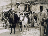 Lady Ribblesdale and Mr Stephen Vlasto, Tomb of Tutankhamun, Valley of the Kings, 1922 Fotografisk trykk av Harry Burton