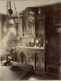 Interior of the Home of an Employee in the Louvre Shops, Rue St. Jacques, Paris, 1910 Photographie par Eugene Atget