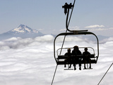 People on the Magic Mile Ski Lift at Timberline Lodge on Mount Hood Photographie