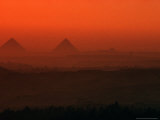 Pyramids at Giza, Giza Plateau, Egypt Lámina fotográfica por Kenneth Garrett